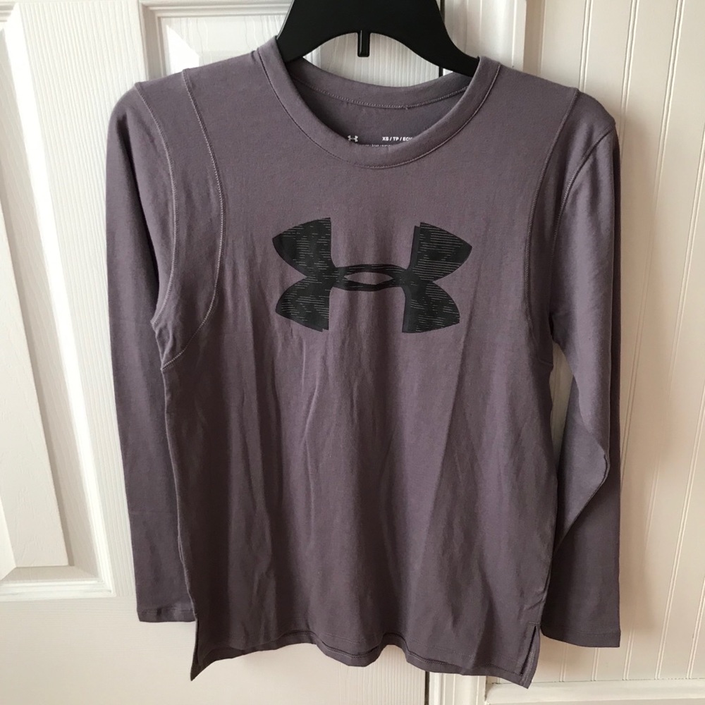 NWT Under Armour Size XS Long Sleeved T Shirt